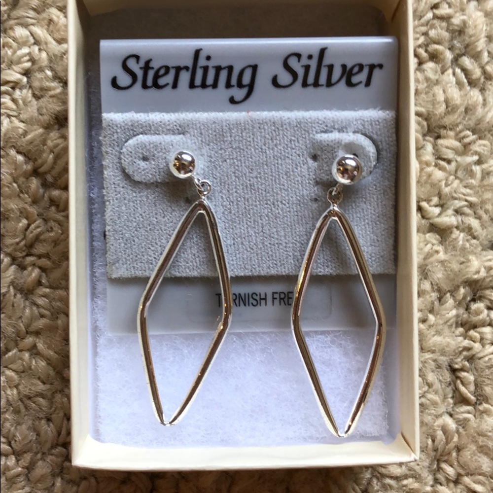 Dangle earrings